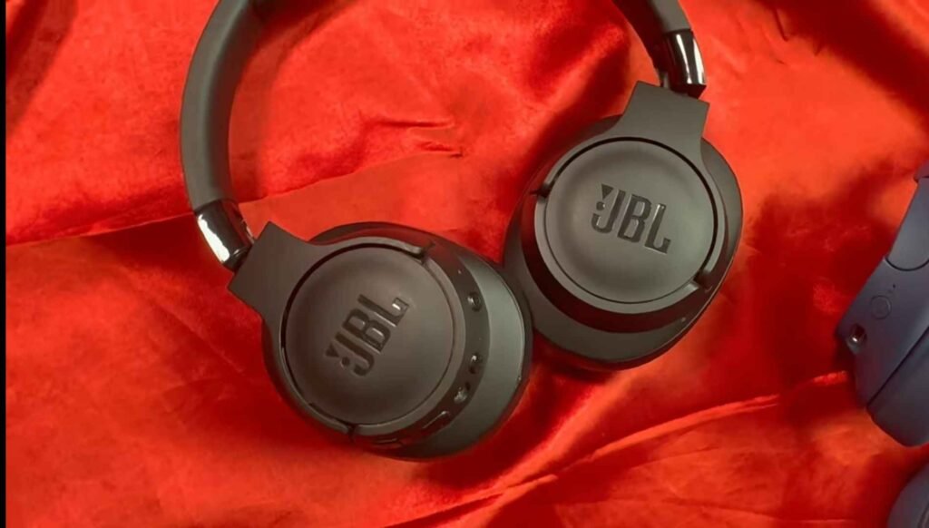 JBL Tune 770nc vs Sony Wh ch720n 
Headphone